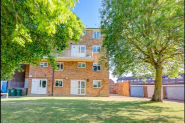 Hughenden Road - Two Bed Top-Floor Maisonette
