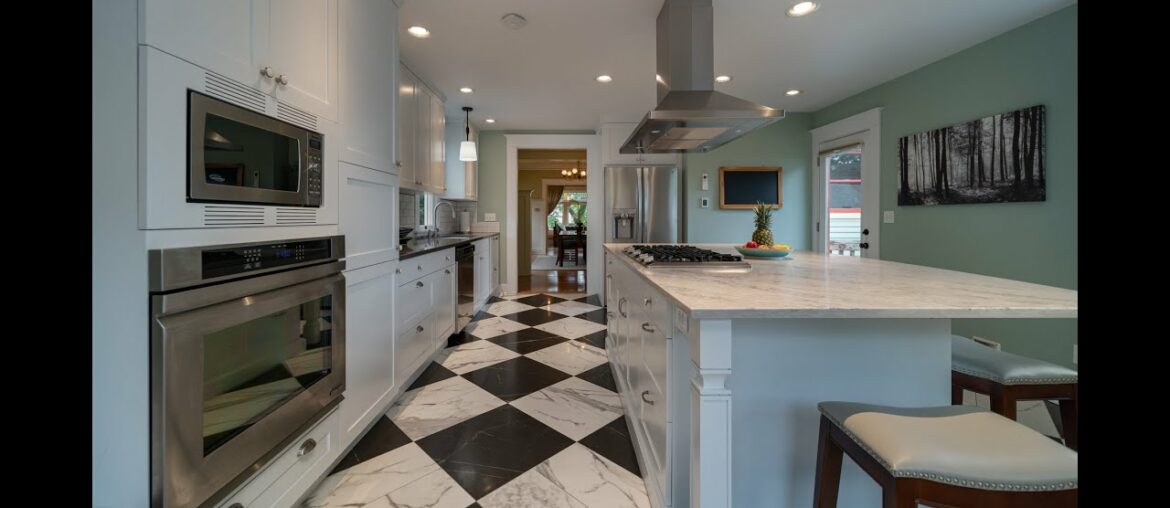 The Mulberry Foursquare The Mulberry Foursquare