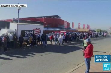 South Africa: Residents line up at liquor stores after authorities lift 9-week alcohol ban