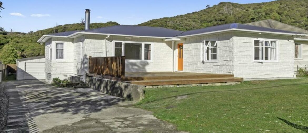 15 Kowhai Street, Wainuiomata, Lower Hutt City, Wellington 15 Kowhai Street, Wainuiomata, Lower Hutt City, Wellington