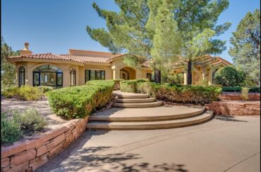 This Foothills South Beauty Backs Onto National Forest!