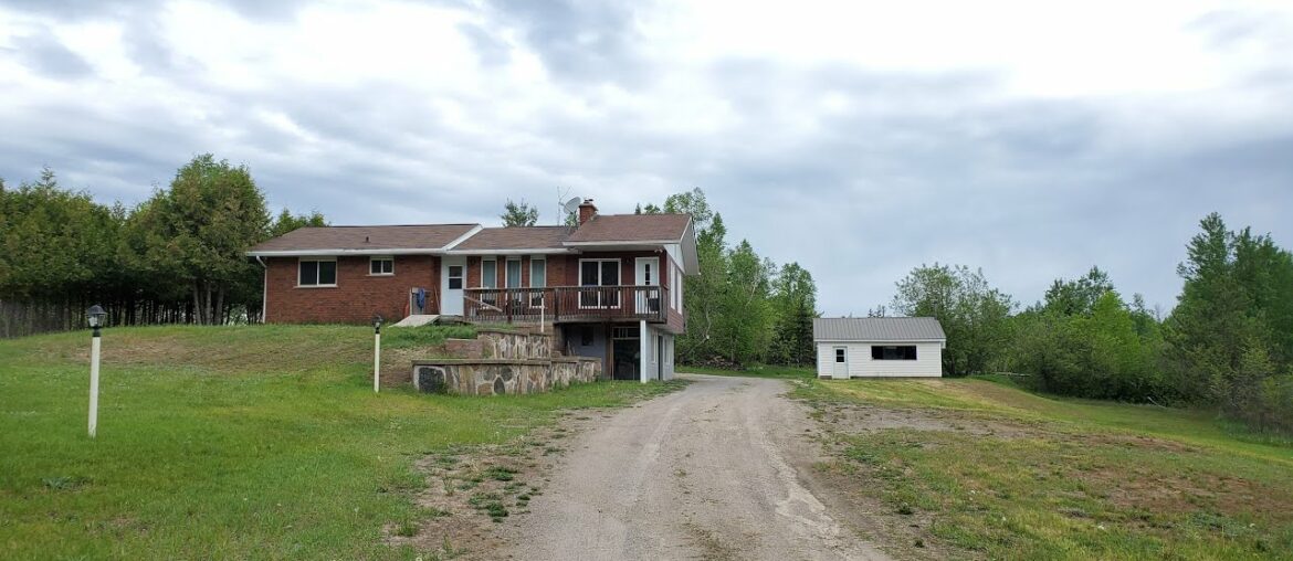 622 Burchat Road Golden Lake ON-25 min from Pembroke 622 Burchat Road Golden Lake ON-25 min from Pembroke