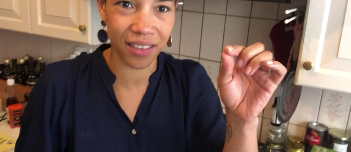 HOW TO DEGLAZE WITH WINE