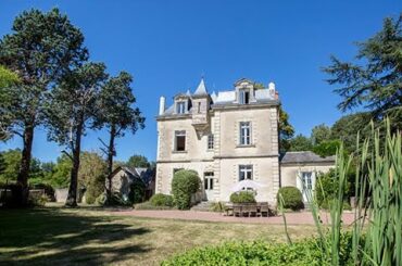 May Simpkins' Health Retreat in France at the beautiful Château de la Vignes in the Loire Valley