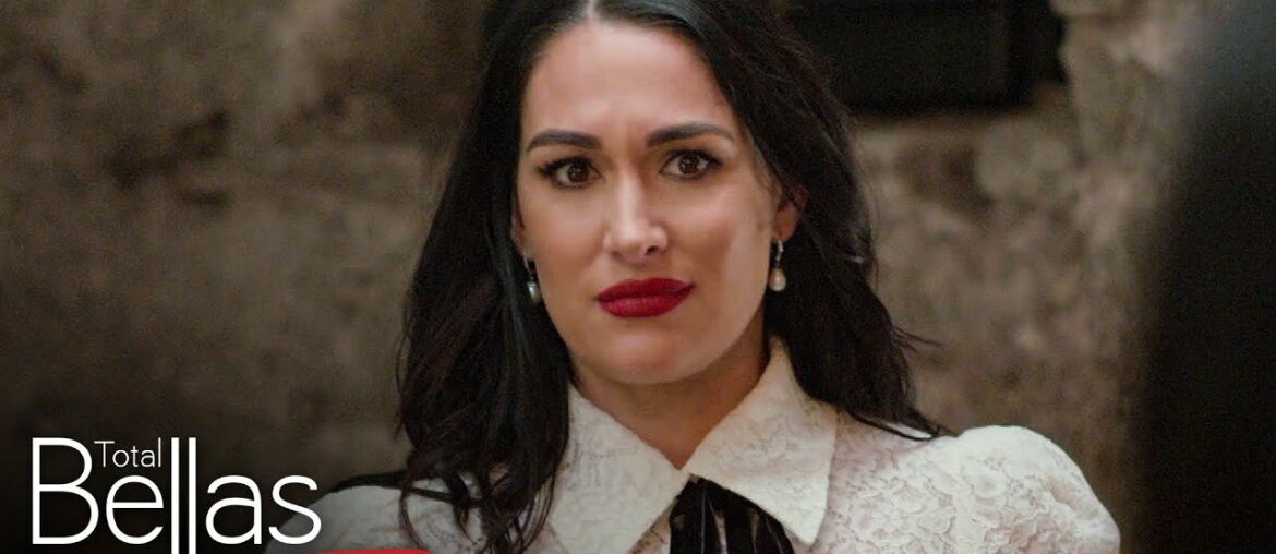 YUCK! Brie eats a SNAIL!? – Total Bellas Exclusive YUCK! Brie eats a SNAIL!? - Total Bellas Exclusive