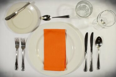 How to set the table - Anna Post