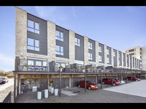 27 Waterfront Avenue, Granton, Edinburgh, EH5 1RT 27 Waterfront Avenue, Granton, Edinburgh, EH5 1RT