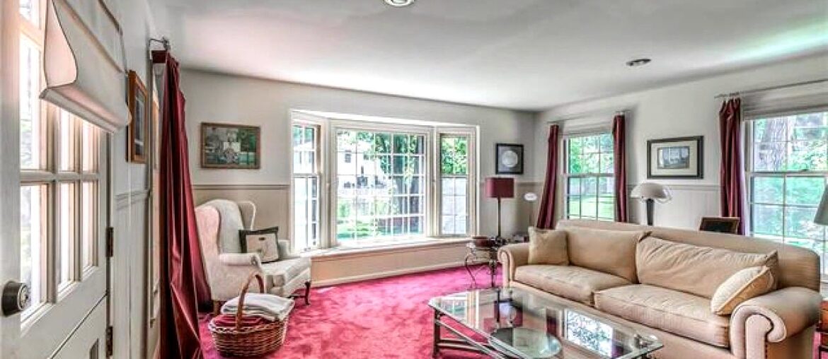 Homes for Sale - 7601 W 97th Street, Overland Park, KS 66212