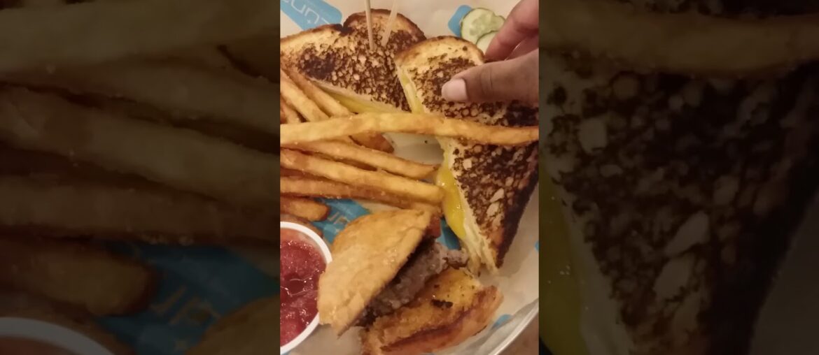 S3 Ep 2 Asland, OR: Lunch at Luna Cafe