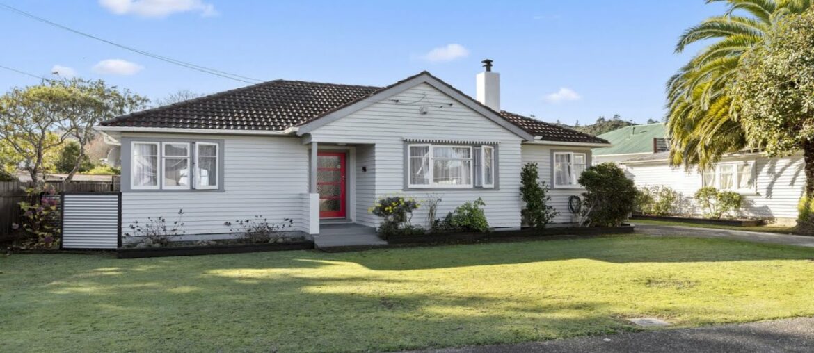 16 Gibbs Crescent, Wainuiomata, Lower Hutt City, Wellington