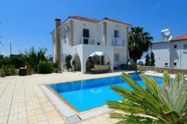 LOVELY FULLY FURNISHED 3 BED VILLA WITH POOL AND SEA VIEWS– ESENTEPE VILLAGE - HP2555