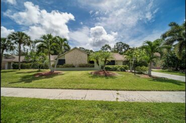 5562 Adair Way for sale in Lake Worth, FL 33467 - Residential