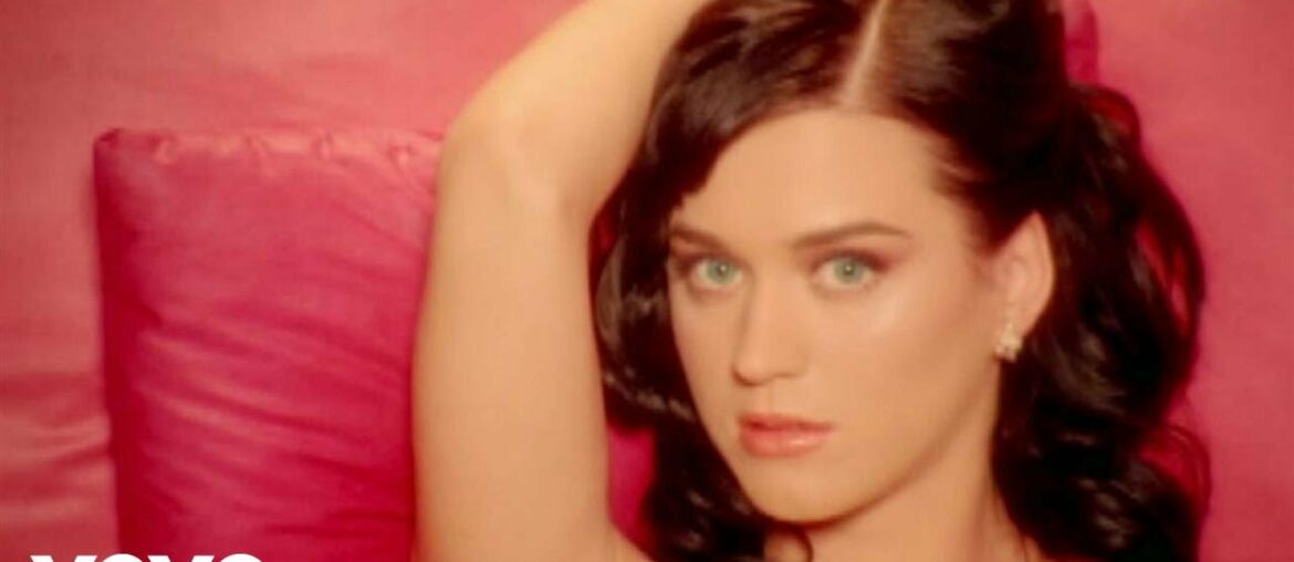 Katy Perry – I Kissed A Girl (Official) Katy Perry - I Kissed A Girl (Official)