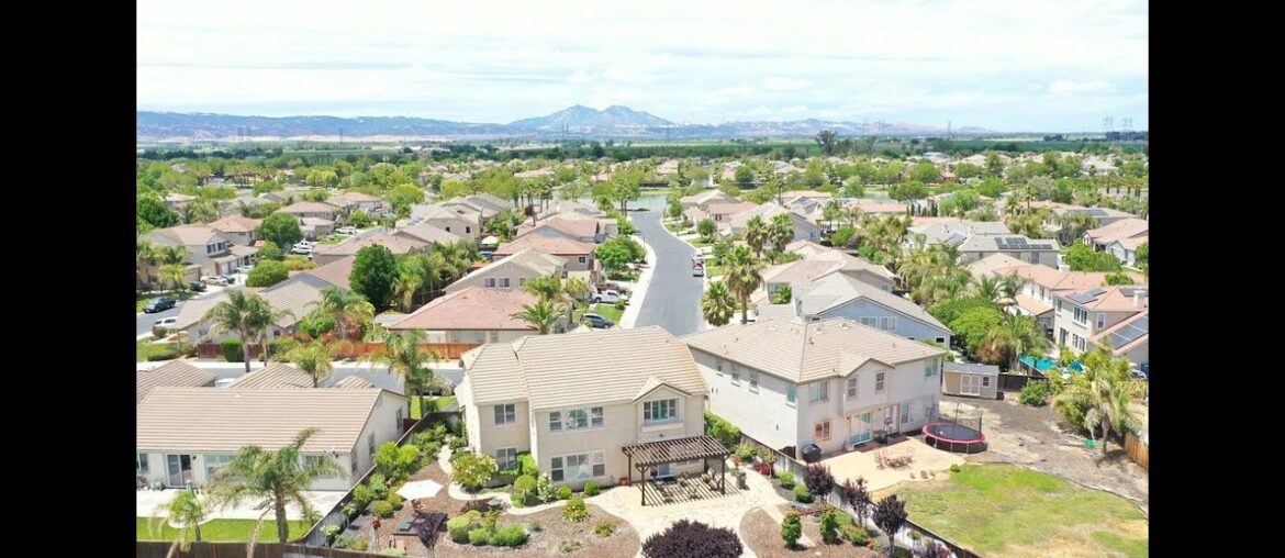 3471 Keystone Loop Discovery Bay - OVER 1/4 ACRE LOT - 4011 Sq Ft - 5 Bed - 4 Bath - EXECUTIVE HOME