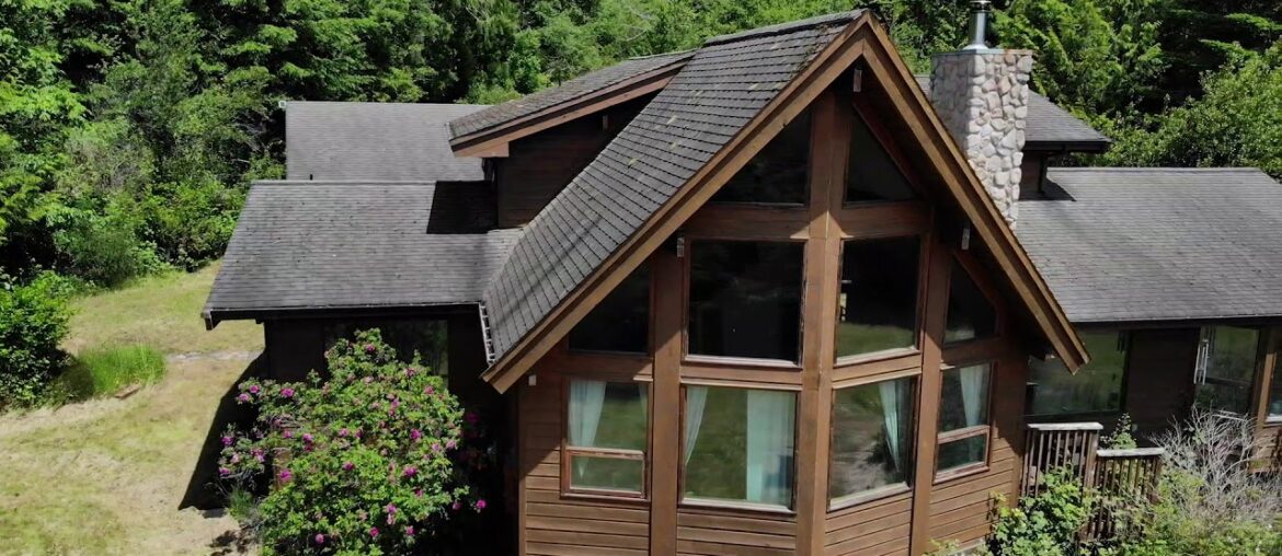 10586 Sherburne French Beach $699,000