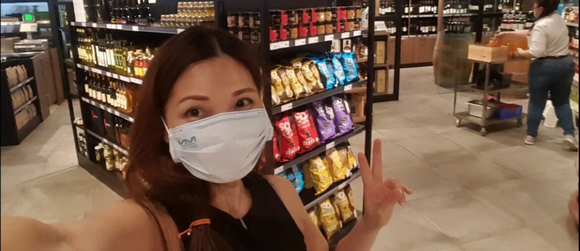 So France lots of wine and cheese. A place for French kisses. Duo gallery