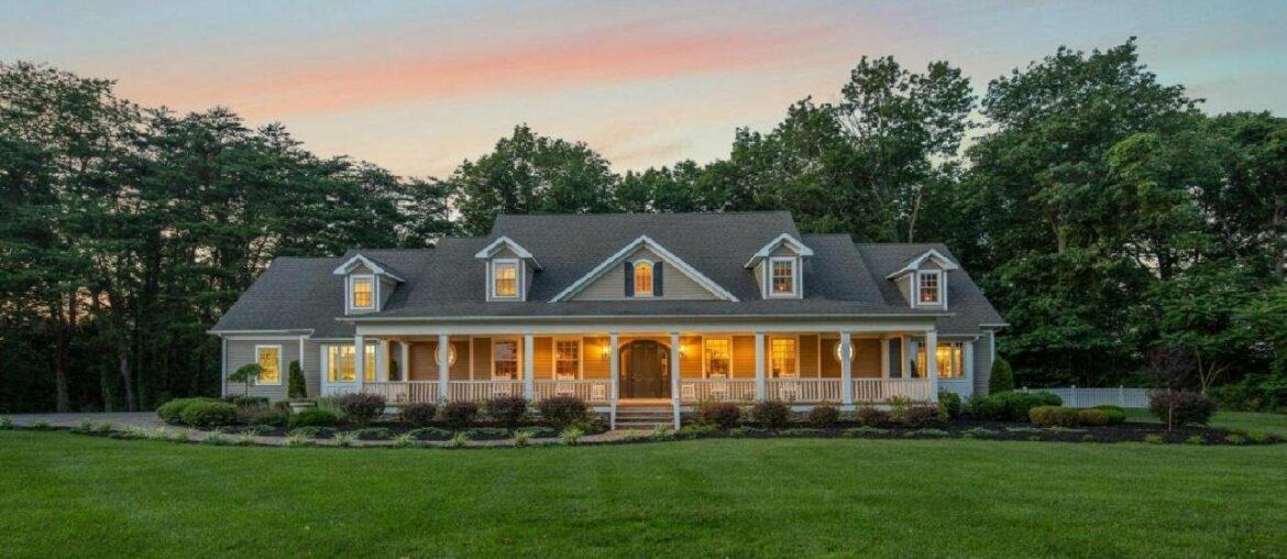 200 HIGH STREET, MULLICA HILL, NJ Presented by Nancy Kowalik. 200 HIGH STREET, MULLICA HILL, NJ Presented by Nancy Kowalik.