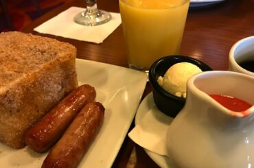 DINING REVIEW: Kona Cafe Breakfast at Disney's Polynesian Resort | VLOGMAS Day 4