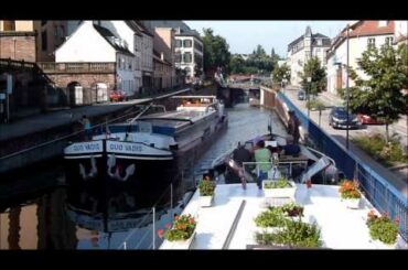 French barge cruises in France. Barging cruises on the canals and rivers of France