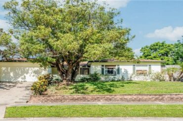 200 IVY FARM LANE, CASSELBERRY, FL Presented by Wemert Group Realty.