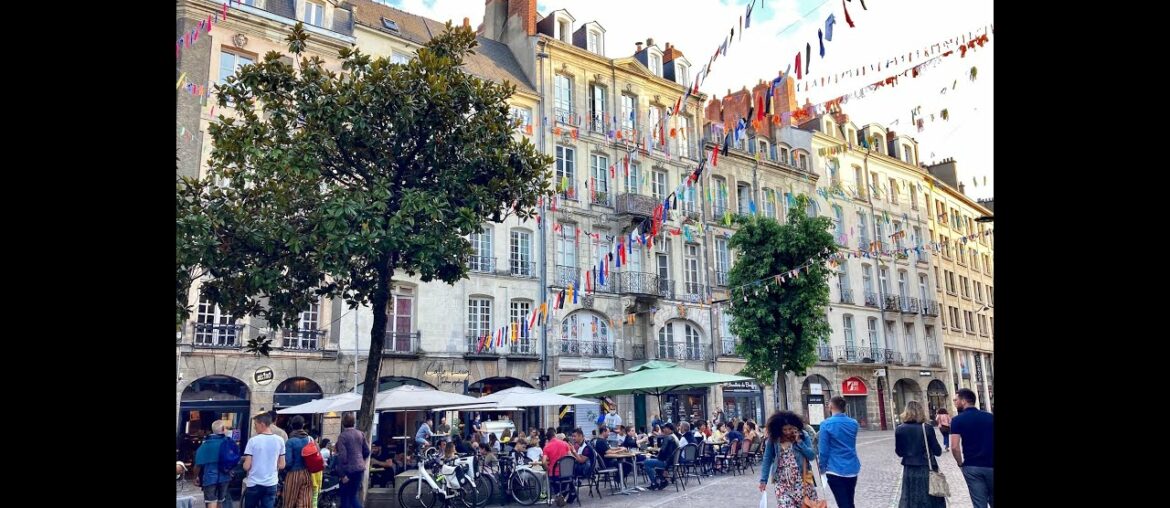 A walk in Nantes' historic Bouffay neighborhood
