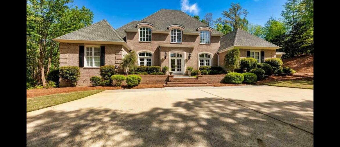 Homes for sale - 7113 Founders Pl, Vestavia Hills, AL 35242