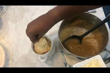 Homemade French onion soup - Classic French recipe