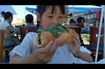 Dalia gives our Banh Mi Angus Steak a Thumbs Up! 👍