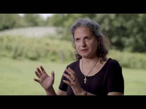 PREVIEW: Of Children and Wine, Quick Snacking Crackers, Lily Bloom PREVIEW: Of Children and Wine, Quick Snacking Crackers, Lily Bloom