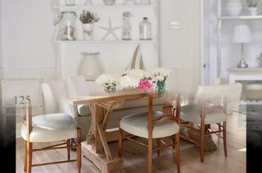 Cottage style dining room interior