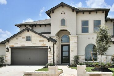 Perry Homes in Sienna - 1919 Valencia Grove Drive