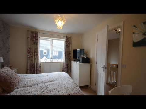 Einstein Crescent Einstein Crescent