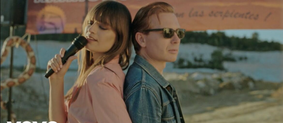 Alex Kapranos & Clara Luciani – Summer Wine (Official Video) Alex Kapranos & Clara Luciani - Summer Wine (Official Video)