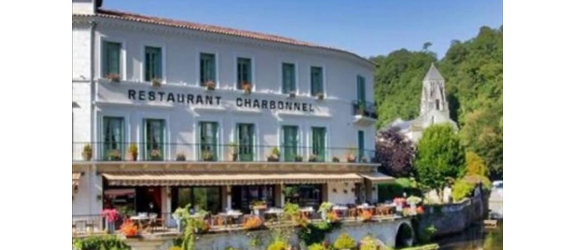 Review Hotel Restaurant Charbonnel - France