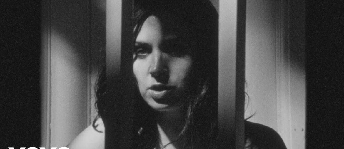 MØ – Red Wine (Official Video) ft. Empress Of MØ - Red Wine (Official Video) ft. Empress Of