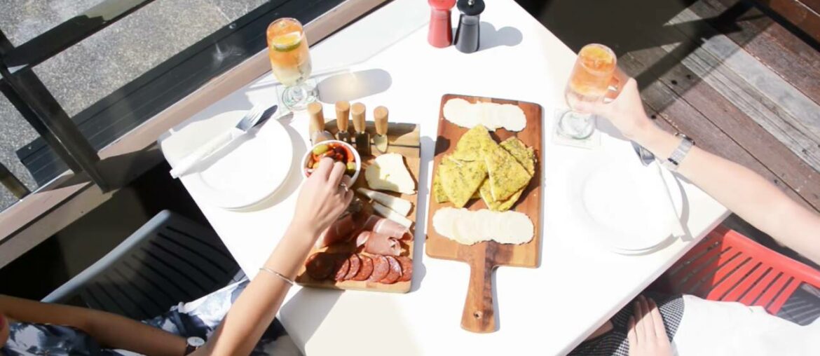 The Pier Cairns - Boardwalk Dining for Foodies