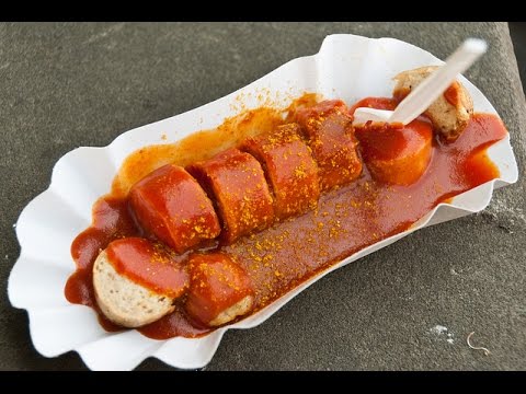 Franz's Fine (?) Dining: Currywurst Franz's Fine (?) Dining: Currywurst