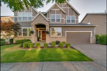 241 Acorn St Presented by The Kelly Group Real Estate