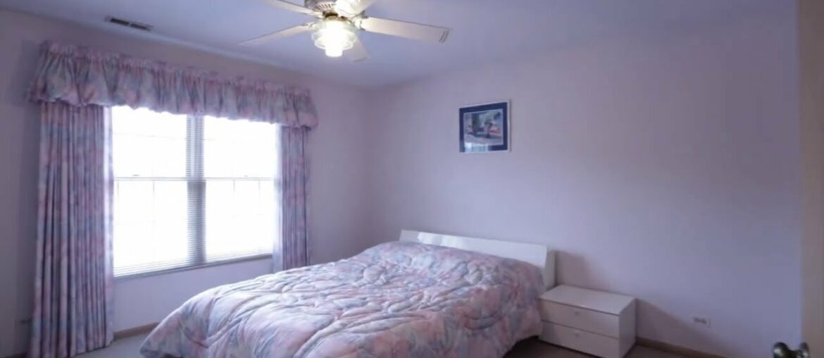 2192 Brandywyn Ln Buffalo Grove, IL 60089 2192 Brandywyn Ln Buffalo Grove, IL 60089