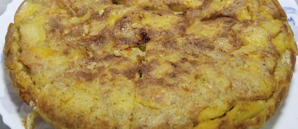 SPANISH OMELETTE||Tortilla De Patatas|French recipe by cooking with Humi ||Urdu/ Hindi