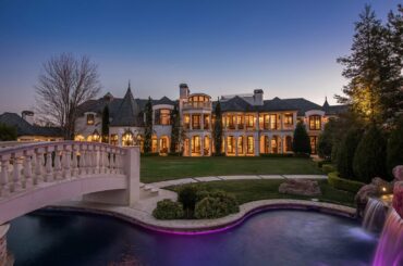 $32,000,000 French Chateau in The Estates at The Oaks of Calabasas