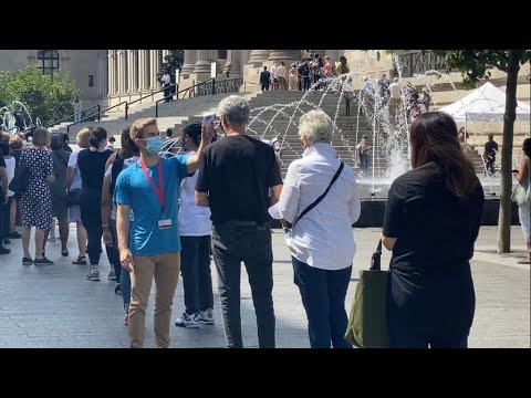 New Yorkers rejoice as the city’s iconic cultural sites reopen New Yorkers rejoice as the city’s iconic cultural sites reopen