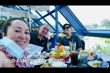 Lunch at Atlantis Oyster & Sushi Bar on the Sky Terrace in Reno, Nevada