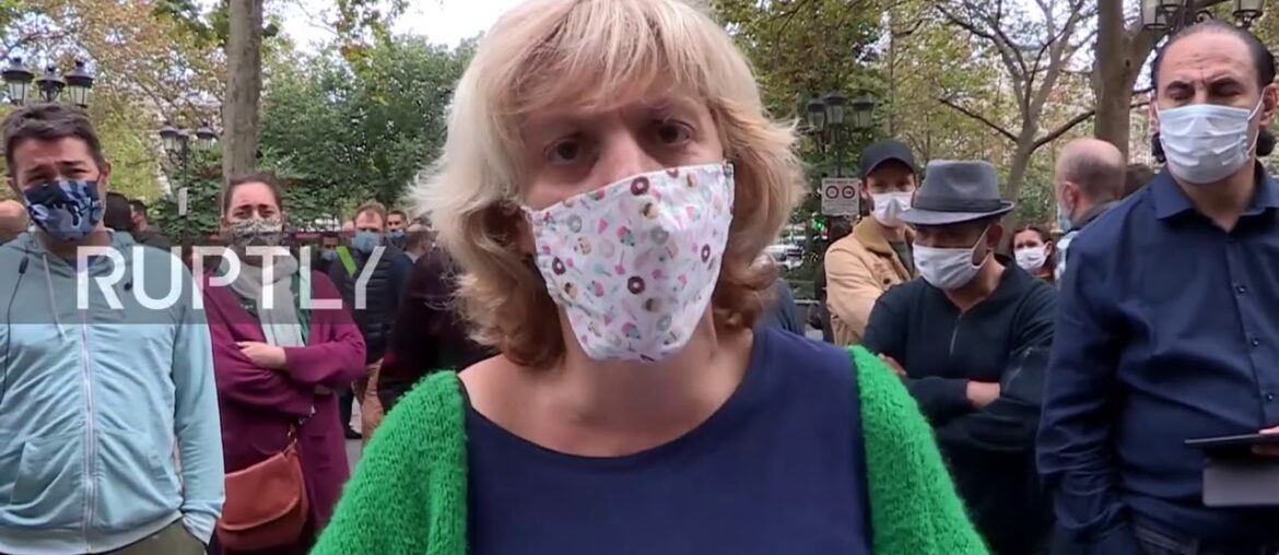 France: Restaurant and bar owners throw down keys at protest over new COVID restrictions in Paris France: Restaurant and bar owners throw down keys at protest over new COVID restrictions in Paris