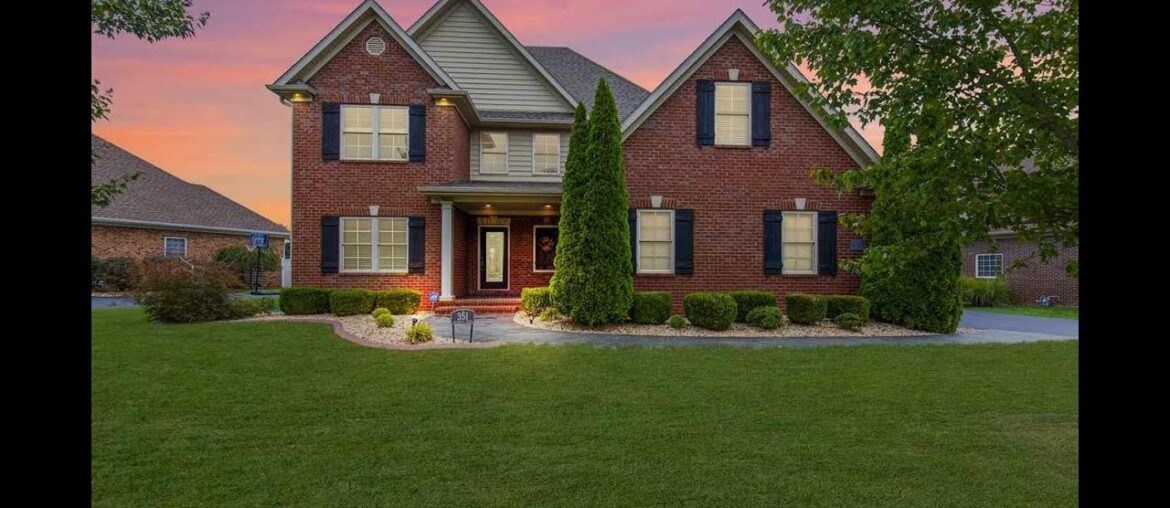 351 Roseberry Circle, Bowling Green, KY, 42104 Tour – $439,900 351 Roseberry Circle, Bowling Green, KY, 42104 Tour - $439,900