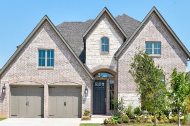 Perry Homes in Reserve at Creekside - 813 Mallard Avenue