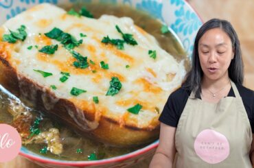 The TASTIEST Soup?? French Onion Soup - ooey gooey Goodness