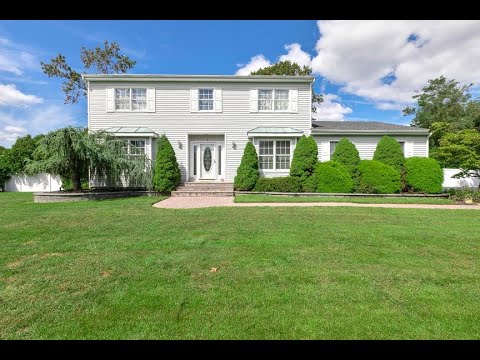 5 Gerald Drive Holbrook, NY | ColdwellBankerHomes.com 5 Gerald Drive Holbrook, NY | ColdwellBankerHomes.com