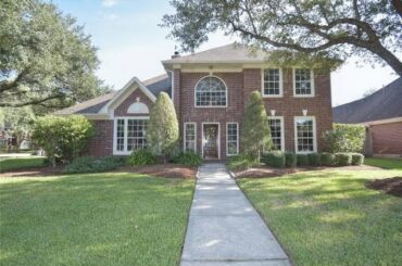 Video preview - Residential for sale - 1801 Lakeside Lane, Friendswood, TX 77546