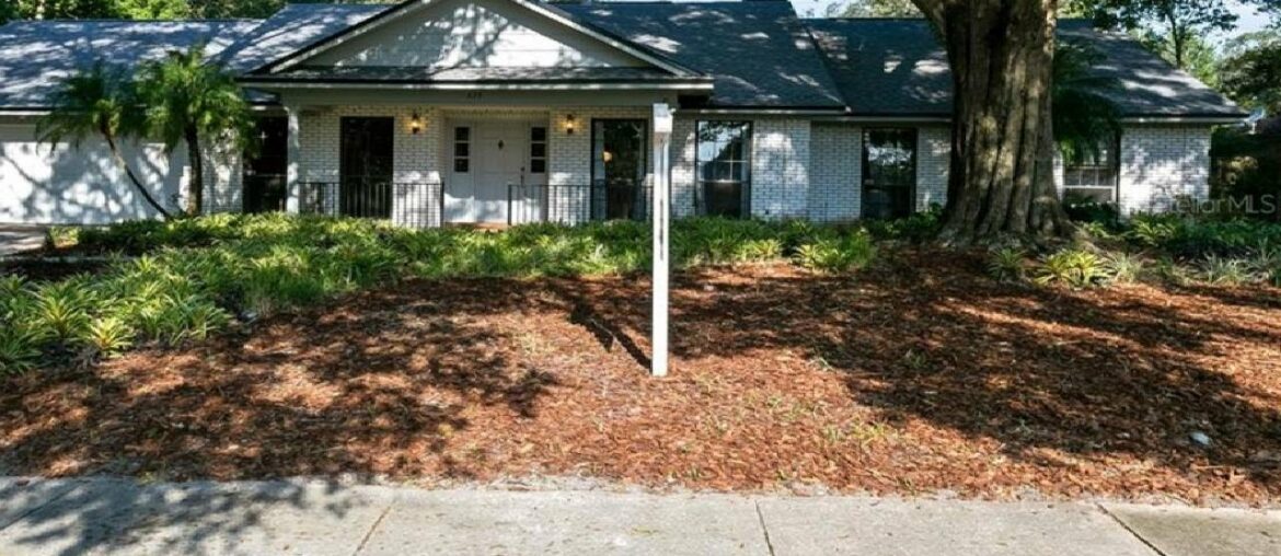 328 FOREST PARK CIRCLE, LONGWOOD, FL Presented by The Nickley Group Home Advisors. 328 FOREST PARK CIRCLE, LONGWOOD, FL Presented by The Nickley Group Home Advisors.